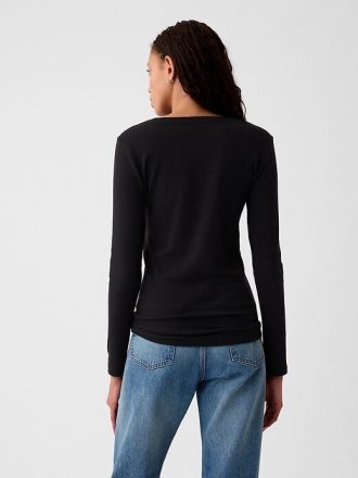 Camiseta moderna de gola redonda