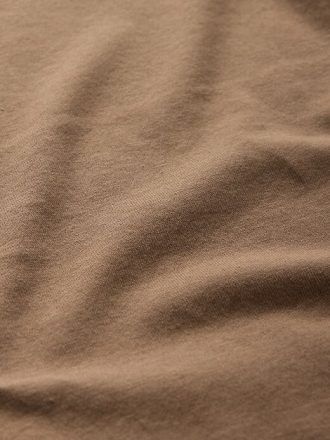 Camiseta moderna de gola redonda