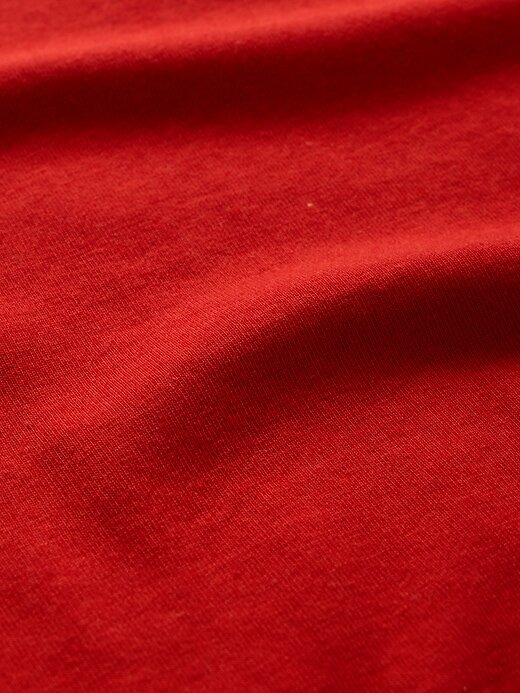 Camiseta moderna de gola redonda Camiseta moderna de gola redonda