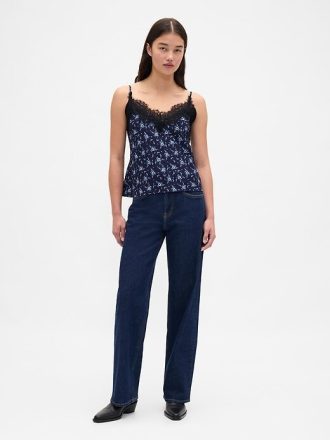 Camisola com acabamento em renda