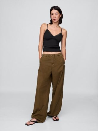 Camisola curta de malha waffle com acabamento em renda