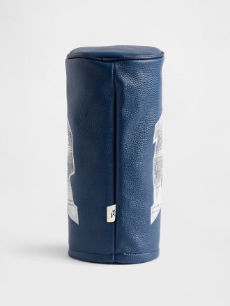 Capa do driver com logotipo Gap × Malbon