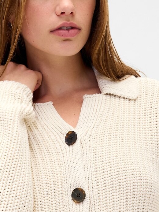 Cardigan curto com gola 100% algodão Cardigan curto com gola 100% algodão