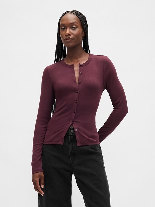 Cardigan moderno com gola redonda Cardigan moderno com gola redonda