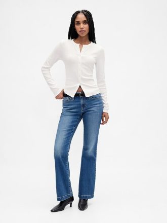 Cardigan moderno com gola redonda