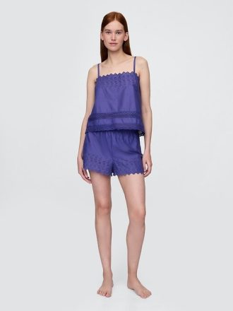 Conjunto de pijama com acabamento em renda