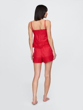 Conjunto de pijama com acabamento em renda