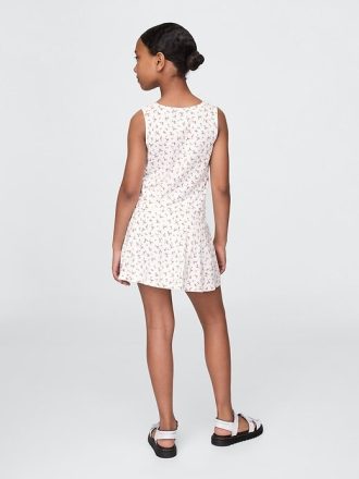 Conjunto de roupa infantil regata e saia-calça