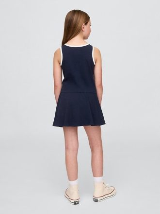 Conjunto de roupa infantil regata e saia-calça