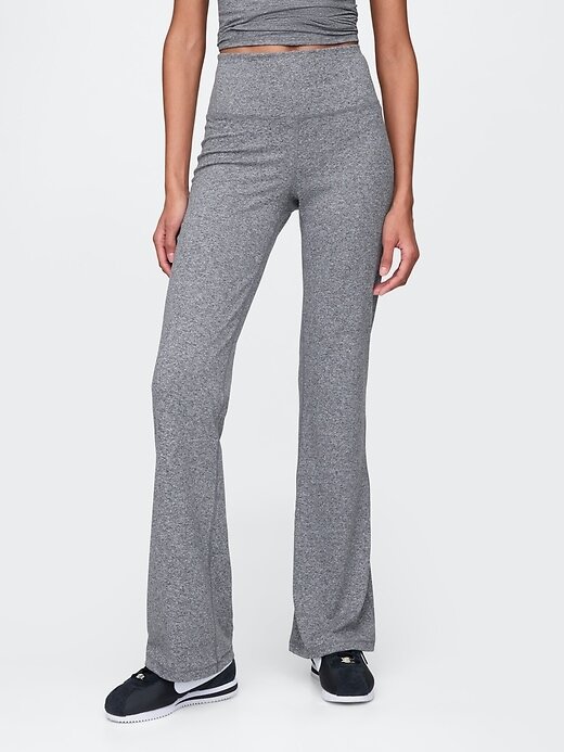 Leggings Flare GapFit Smooth de Cintura Alta em Jersey Leggings Flare GapFit Smooth de Cintura Alta em Jersey