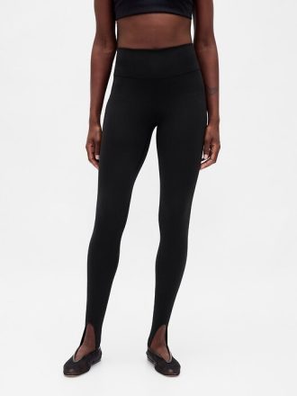 Leggings GapFit Smooth de cintura alta com estribo