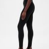 Leggings GapFit Smooth de cintura alta com estribo
