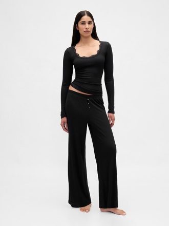 Mini Pijama com Acabamento em Renda e Canelado