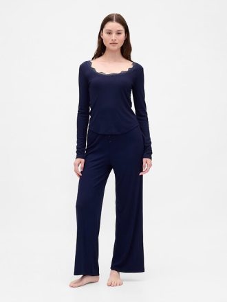 Mini Pijama com Acabamento em Renda e Canelado