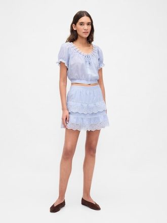 Mini saia-saia com babados e ilhós