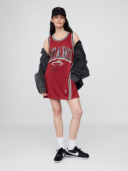 Minivestido NBA Miami Heat com camisa reciclada Minivestido NBA Miami Heat com camisa reciclada