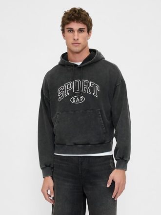 Moletom com capuz e logotipo grande e pesado