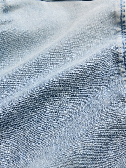 Moletom com capuz infantil em malha jeans com zíper Moletom com capuz infantil em malha jeans com zíper