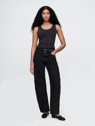 Regata com decote redondo e nervuras