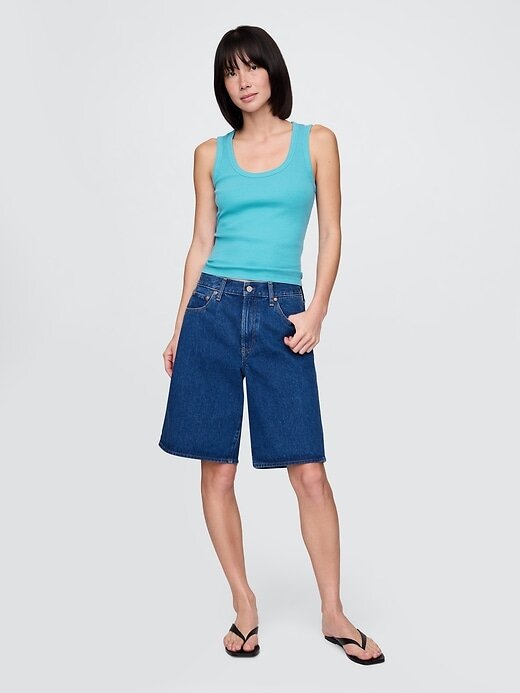 Regata com decote redondo e nervuras Regata com decote redondo e nervuras