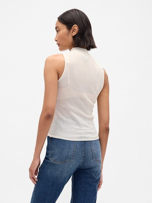 Regata com decote redondo e nervuras transparentes Regata com decote redondo e nervuras transparentes