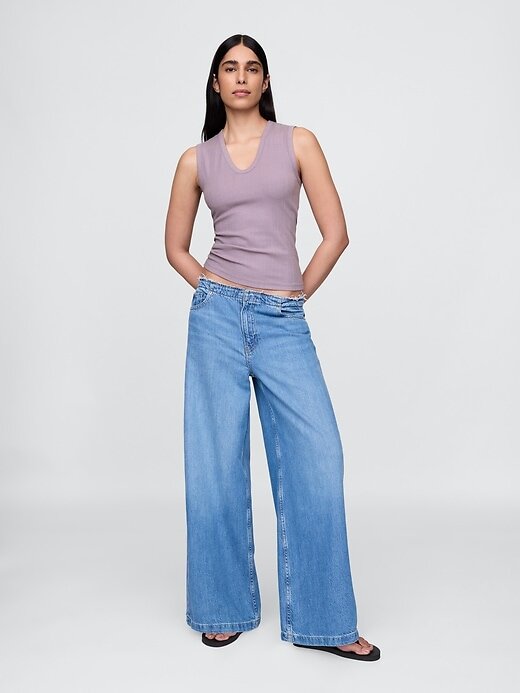 Regata moderna transparente com nervuras Regata moderna transparente com nervuras