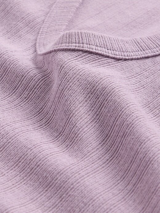 Regata moderna transparente com nervuras Regata moderna transparente com nervuras