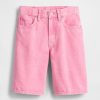 Shorts jeans infantil de cintura média e comprimento longo