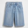 Shorts jeans infantil de cintura média e comprimento longo Shorts jeans infantil de cintura média e comprimento longo