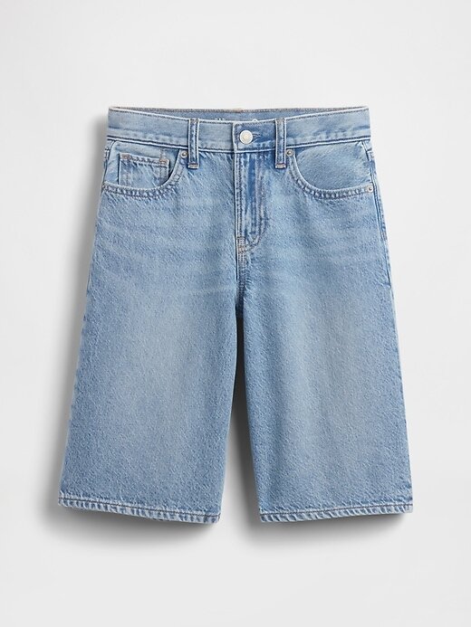 Shorts jeans infantil de cintura média e comprimento longo Shorts jeans infantil de cintura média e comprimento longo
