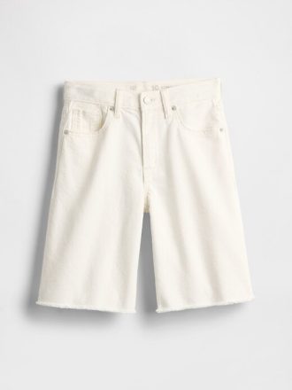 Shorts jeans infantil de cintura média e comprimento longo