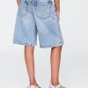Shorts jeans infantil de cintura média e comprimento longo Shorts jeans infantil de cintura média e comprimento longo
