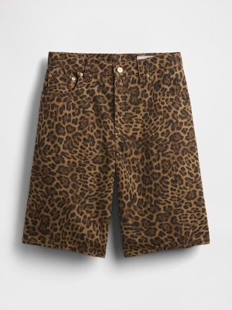 Shorts jeans longo de oncinha com cintura média de 11″