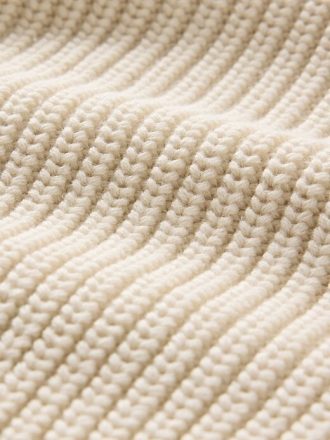 Suéter 100% algodão com ponto shaker e gola V