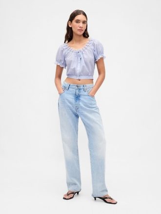 Top curto com ilhós