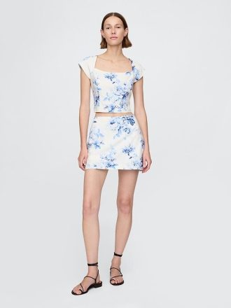 Top curto de manga curta em mistura de linho