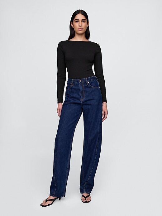 Top decote canoa com costas abertas Top decote canoa com costas abertas