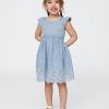 Vestido com ilhós para bebês e crianças pequenas Vestido com ilhós para bebês e crianças pequenas