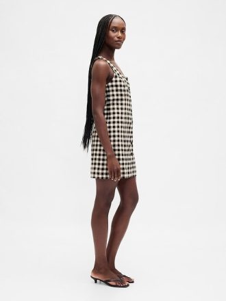 Vestido curto com botões frontais em mistura de linho