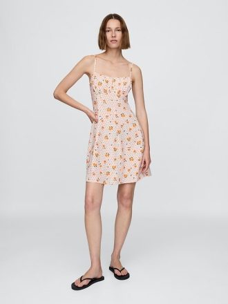 Vestido curto com corpete franzido em mistura de linho