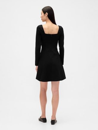 Vestido curto com costura Ponte Sweetheart