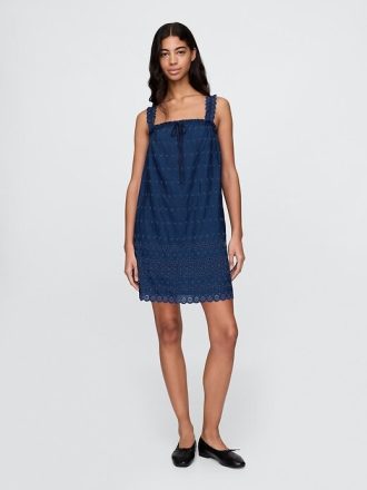 Vestido curto com ilhós Gap × DÔEN