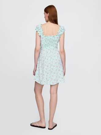 Vestido curto com mangas bufantes e decote coração