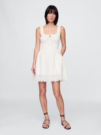 Vestido curto franzido em mistura de linho