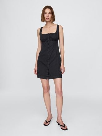 Vestido franzido com botões na frente