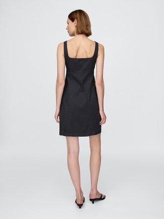 Vestido franzido com botões na frente