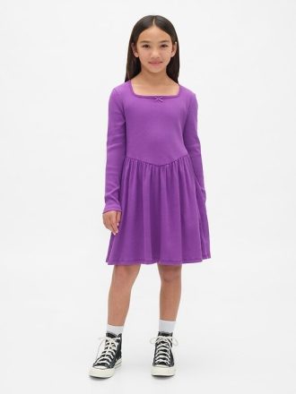 Vestido infantil com decote quadrado