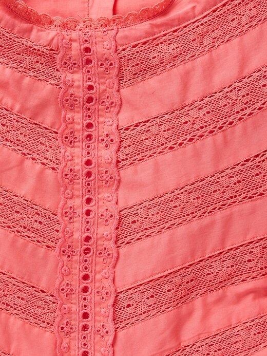 Vestido infantil de renda com babados em camadas Vestido infantil de renda com babados em camadas