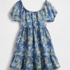 Vestido infantil jeans com manga bufante e estampa floral