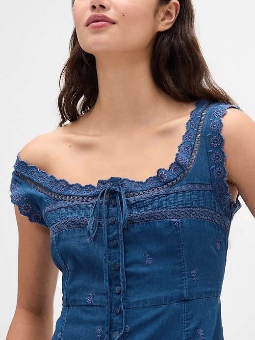 Vestido longo com camadas e acabamento em renda Vestido longo com camadas e acabamento em renda